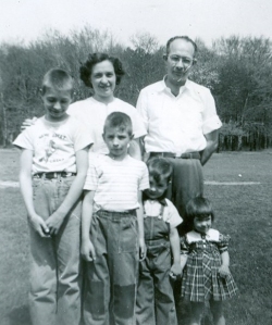 Aunt Pauline and Uncle Kenny with their four children -- David, Don, Tom and Becky -- in 1952. Kenny died young, a victim of cancer.
